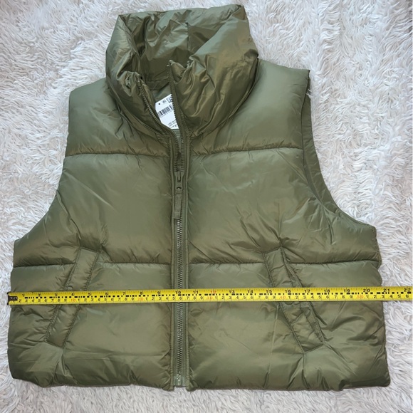 NWT Cropped Olive Green American Eagle Vest - Picture 4 of 7